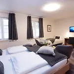 מלון Forsthaus 3*